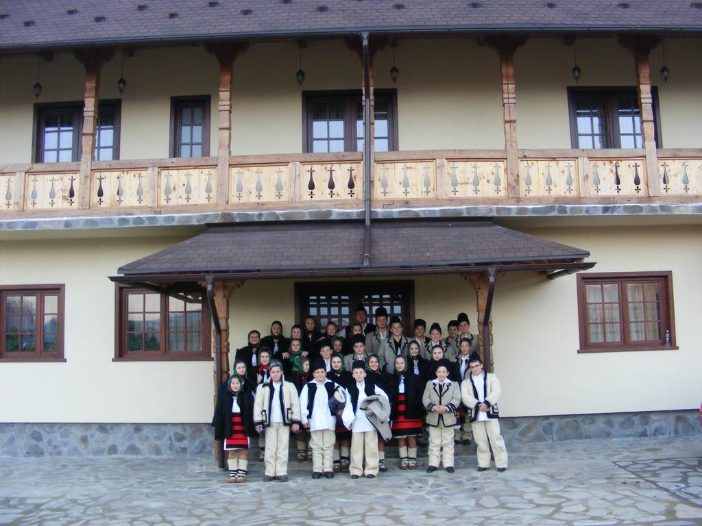Pensiunea Sanziene Stramtura  Экстерьер фото